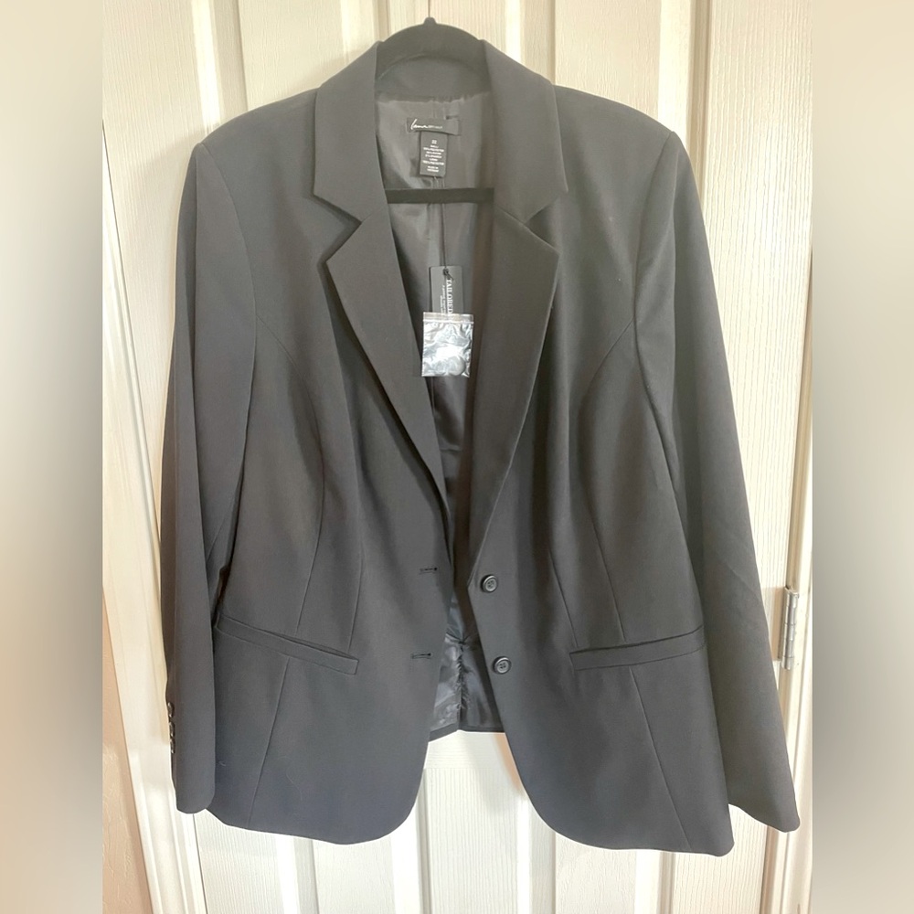 NWT Lane Bryant Woman’s tailored stretch suit jacket black size 22
